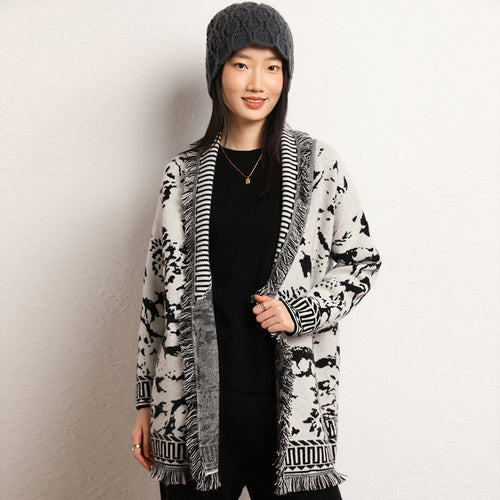 Cardigan Femme Confortable avec Motif Graphique et Détails Frangés Chic & Stil