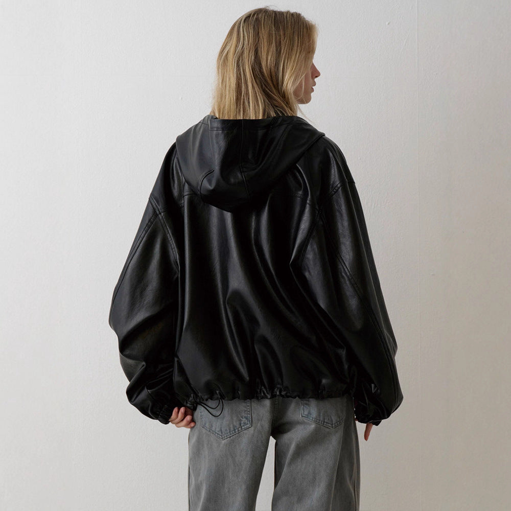 Veste en cuir synthétique décontractée pour femmes avec capuche Chic & Stil