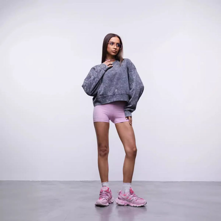 Short sweatshirt for women with wide sleeves and a trendy wash effect Lune London