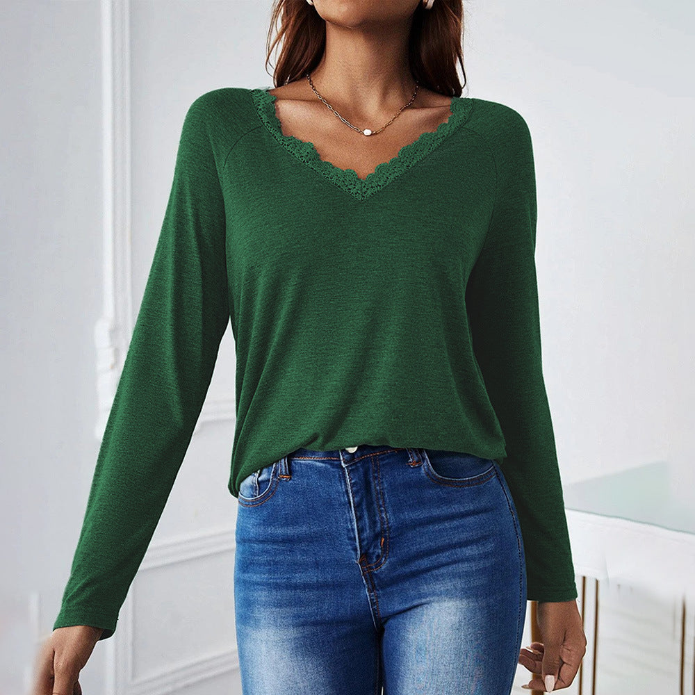 Chemisier à manches longues pour femmes avec décolleté en V et accents en dentelle Chic & Stil