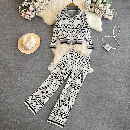 Trendy knit suit for women with geometric patterns Amarae