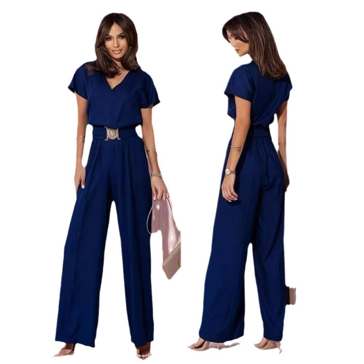 Stylish women's jumpsuit with wide cut and belt Lune London