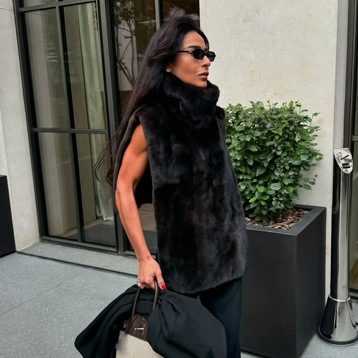 Faux fur scarf for women with practical wrapping technique Lune London
