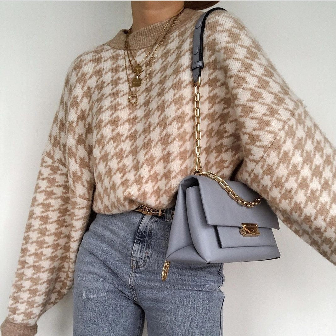 Chunky knit sweater for women with a trendy houndstooth pattern Lune London