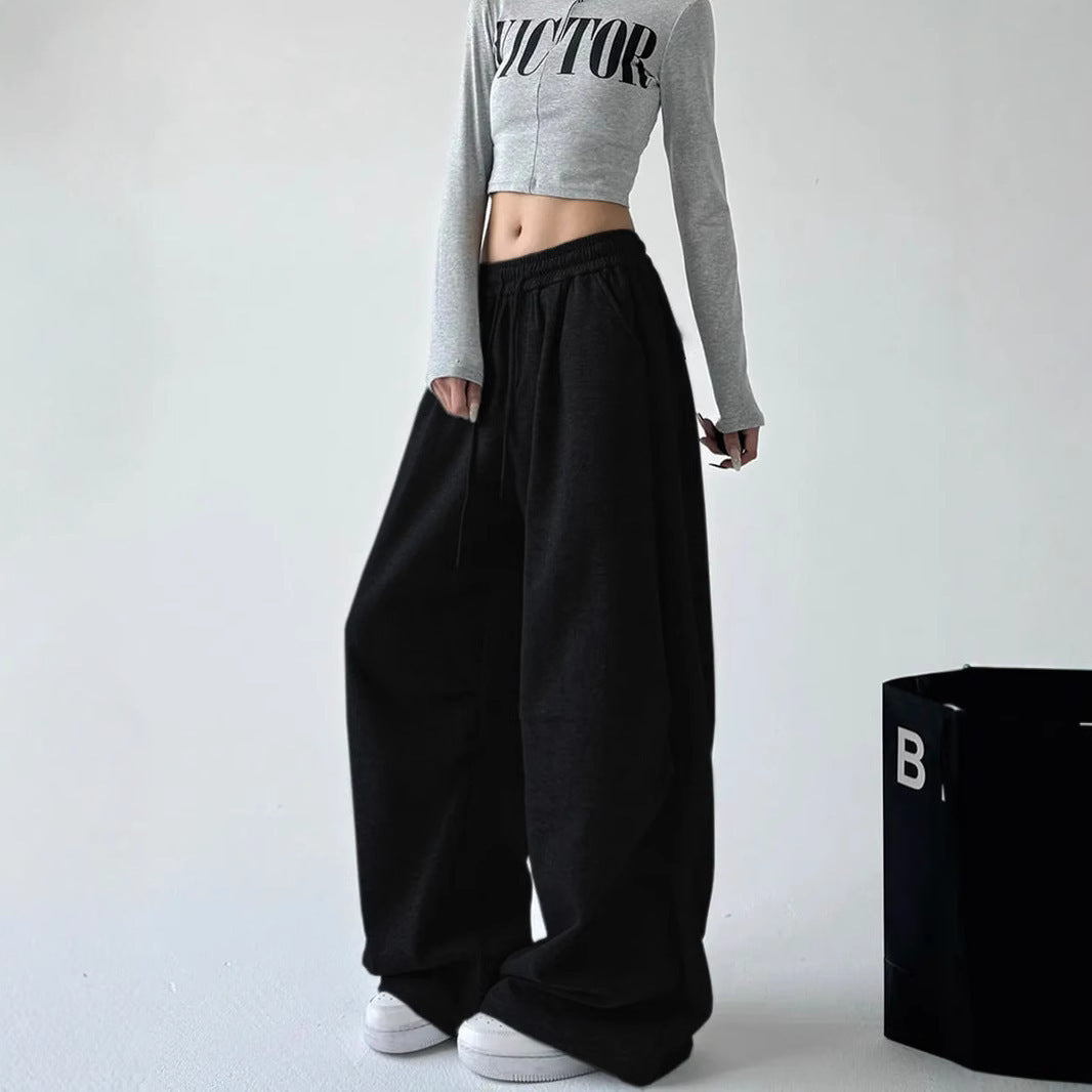 Wide sweatpants for women with elastic waistband and relaxed fit Lune London