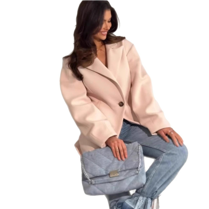Modern jacket for women with an oversized fit and pockets Lune London