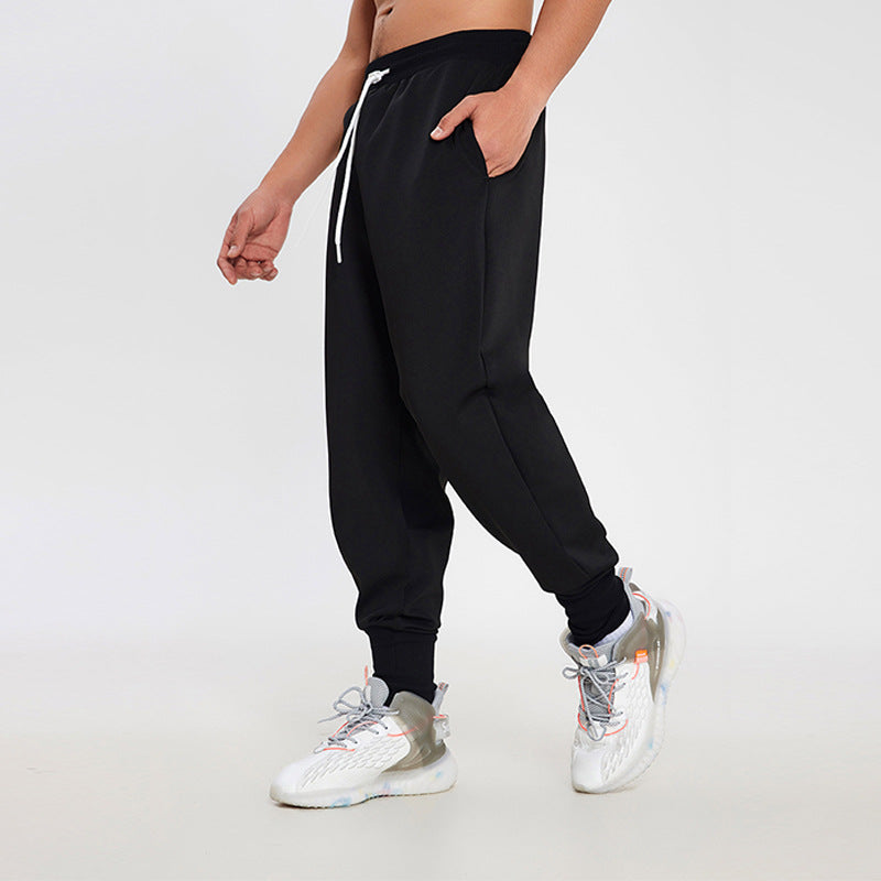 Casual men's jogging pants with elastic waistband and comfortable pockets Lune London