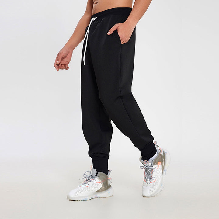 Casual men's jogging pants with elastic waistband and comfortable pockets Lune London