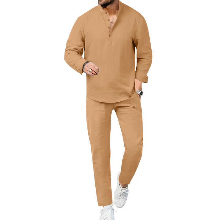 Modern leisure suit for men with an innovative boutonnière design and breathable features Lune London