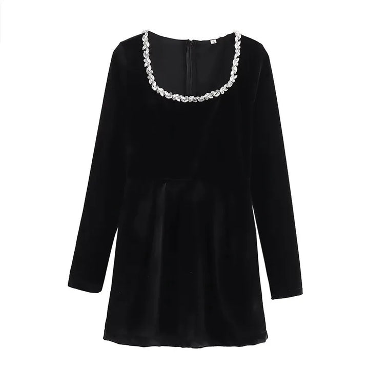 Robe en velours élégante pour femmes avec décolleté scintillant Chic & Stil