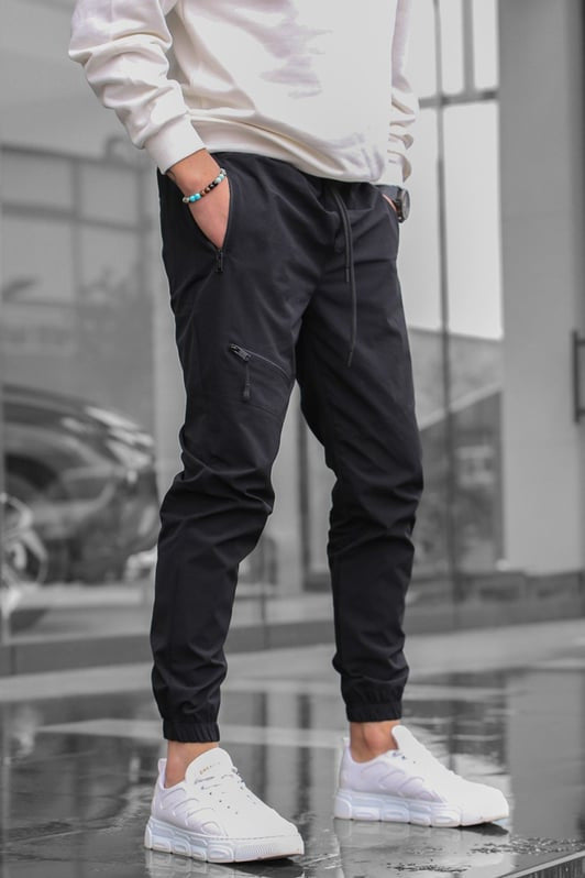 Sport suit trousers for men with elastic waistband and zip pockets on the sides Lune London