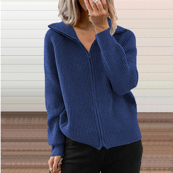 Transitional jacket for women with structured zip and hood Amarae