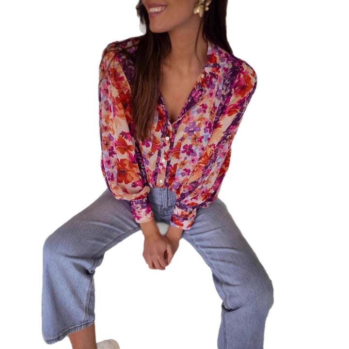 Women's blouse with floral patterns and elegant flutter sleeves Lune London