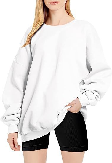 Oversized sweatshirt for women with raglan sleeves and soft lining Lune London