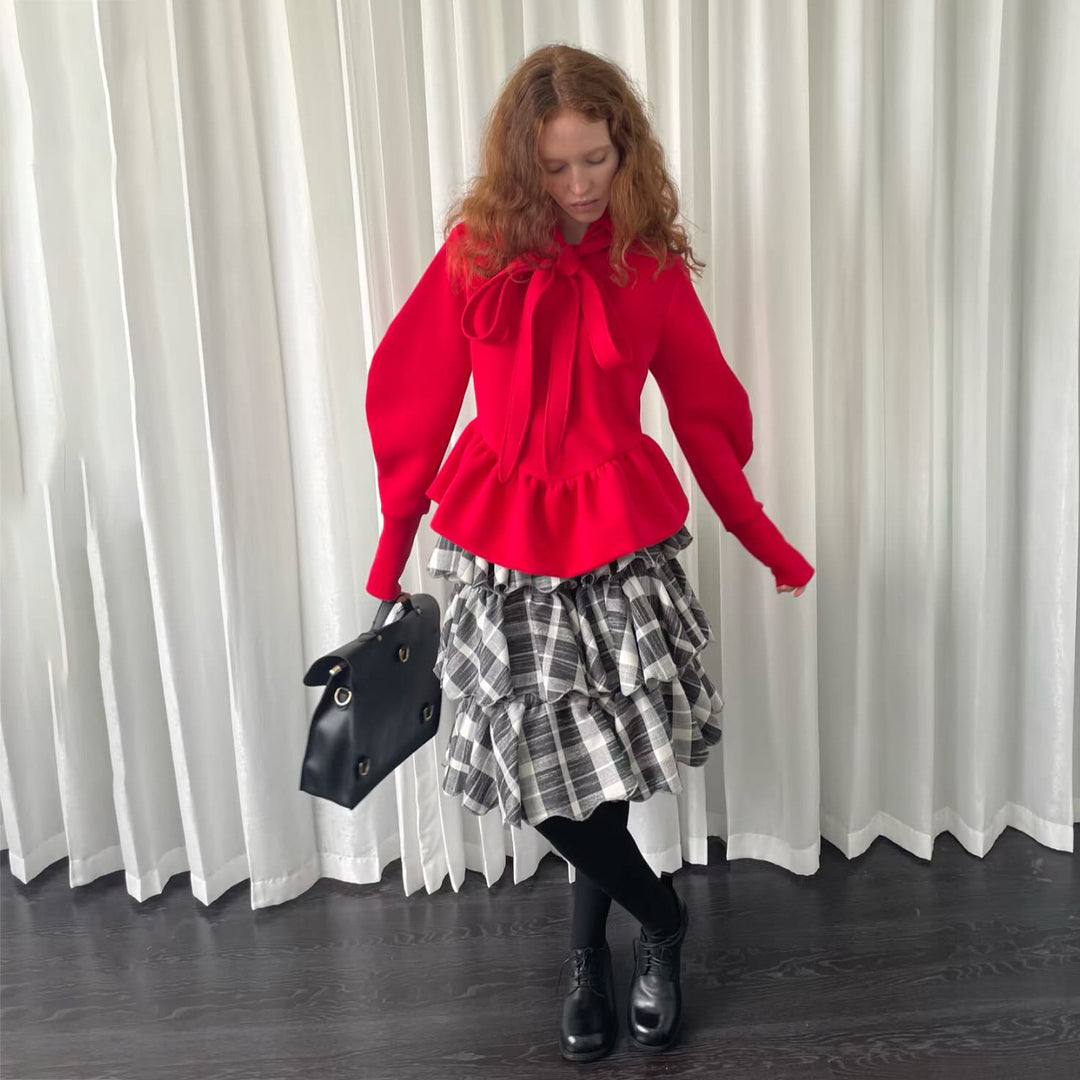 Sweater woman with tie detail and ruffles Lune London