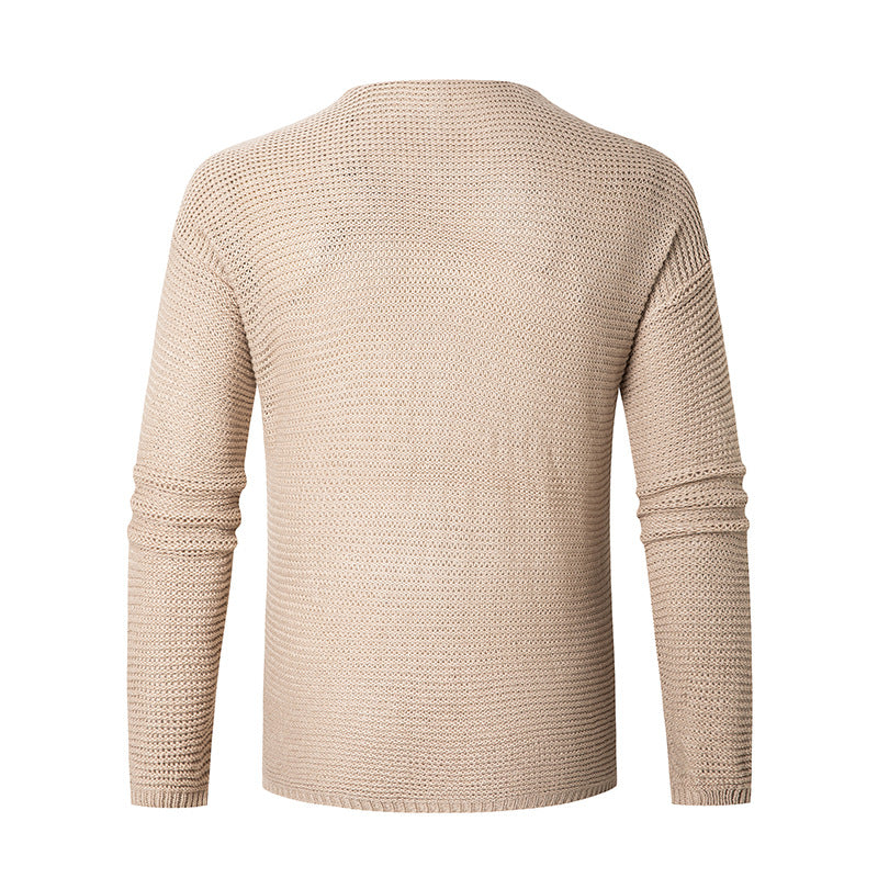 Casual knitted sweater for men with V-neck and airy stitches Lune London