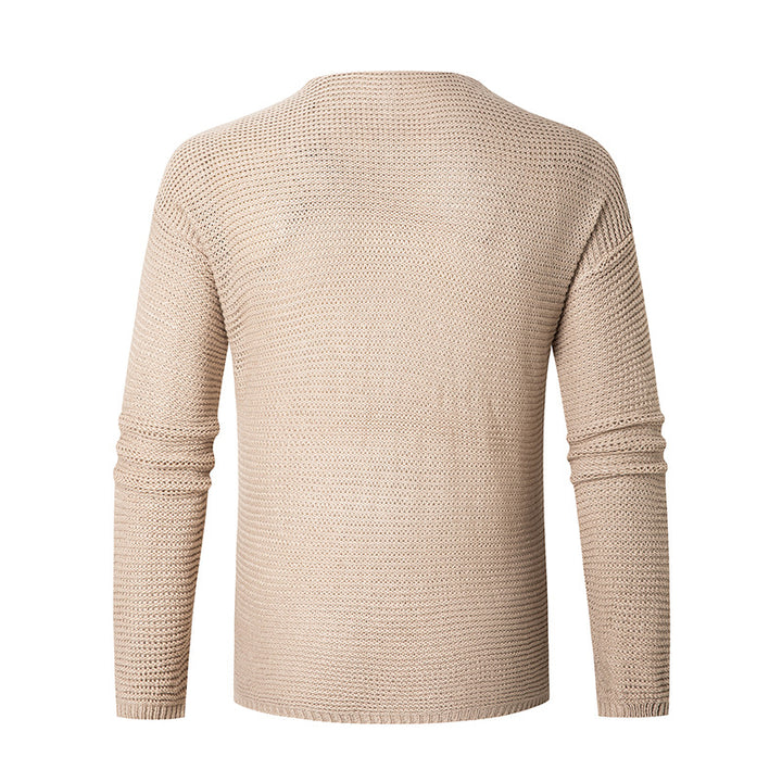 Casual knitted sweater for men with V-neck and airy stitches Lune London