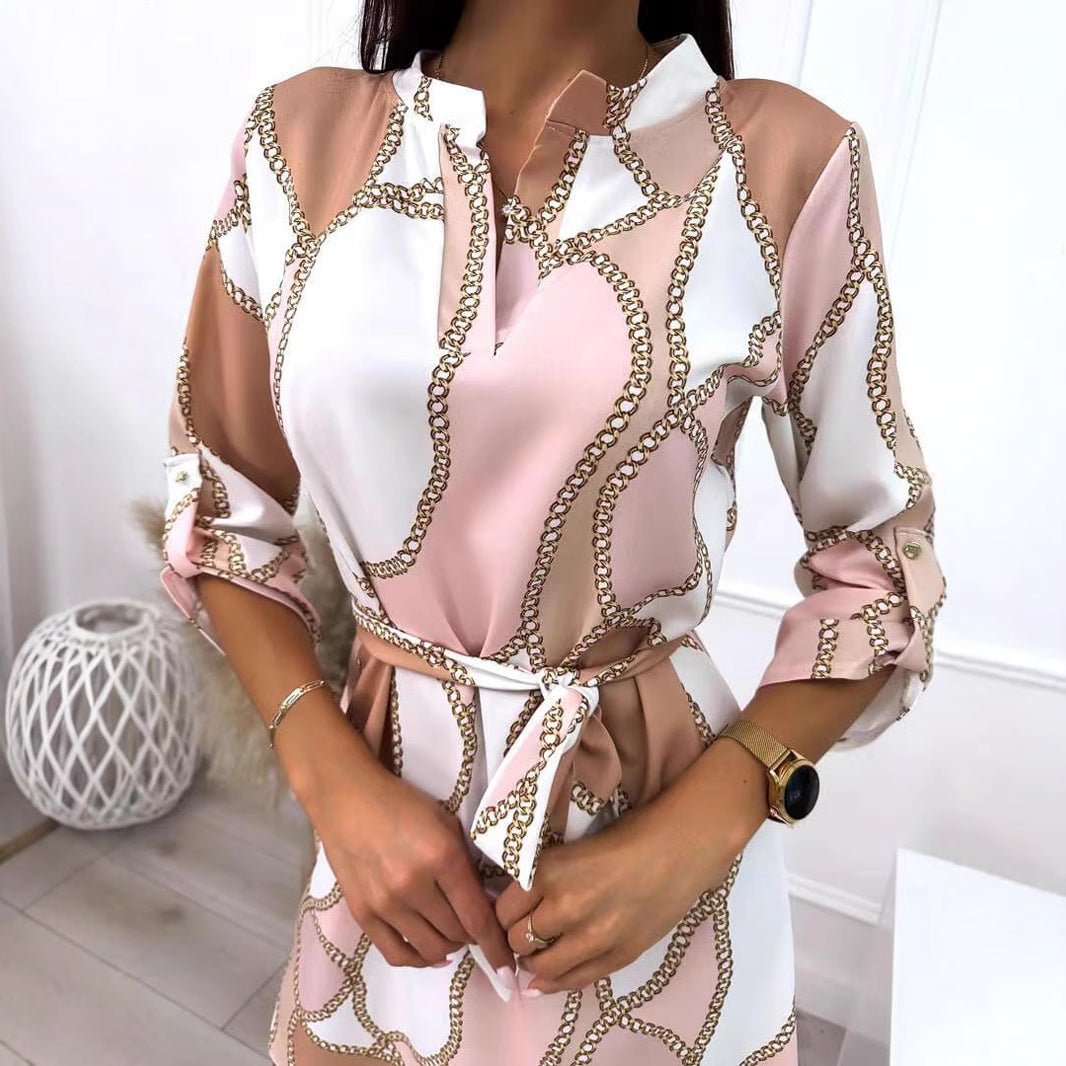 Robe portefeuille pour femme avec motif floral en chaîne et ceinture Chic & Stil
