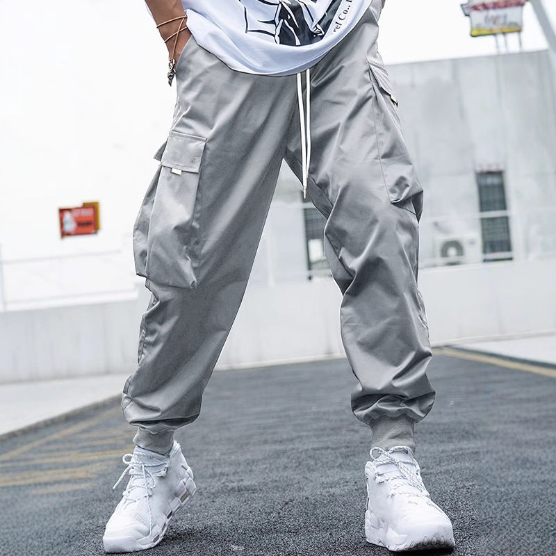 Men's wide-leg cargo pants with practical pockets Lune London