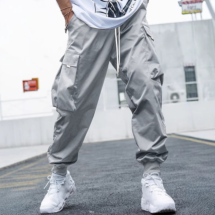 Casual utility pants for men with practical pockets and elastic waist Lune London