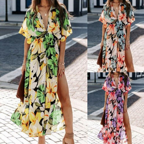 Maxi dress with floral pattern, elegant neckline, slit and belt Amarae