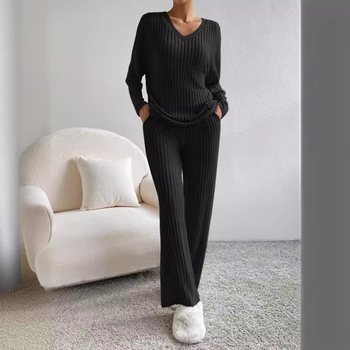 Lune London Soft Ribbed Fabric Leisure Set for Women with V Neck