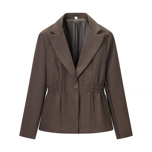 Veste blazer pour femmes avec un look sur mesure et des détails de volants raffinés Chic & Stil