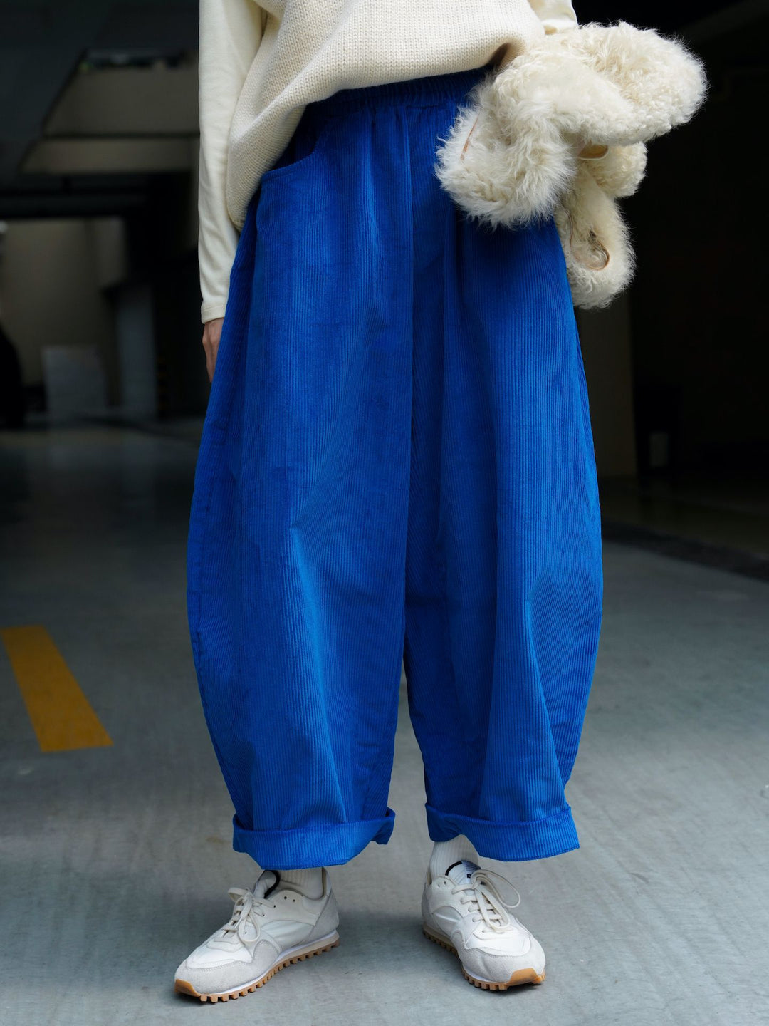 Women's wide corduroy pants with high elastic waistband and rolled hem Amarae