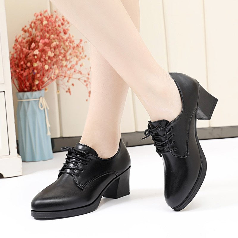 Women's Elegant Lace-Up Shoes with Comfortable Block Heel and Classic Cut Lune London
