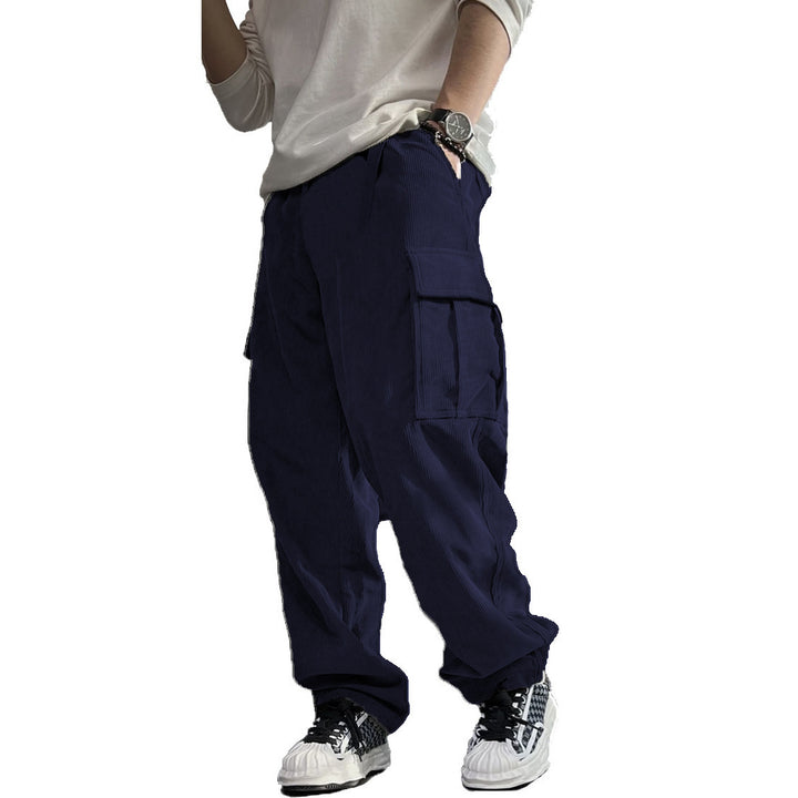 Men's cargo pants with a relaxed fit and versatile side pockets Lune London