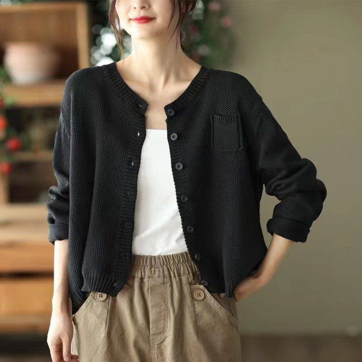 Cardigan pour femmes à devant ouvert avec des détails de boutons décoratifs Chic & Stil