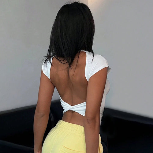 T-shirt basique à manches courtes pour femmes avec une coupe ajustée Chic & Stil