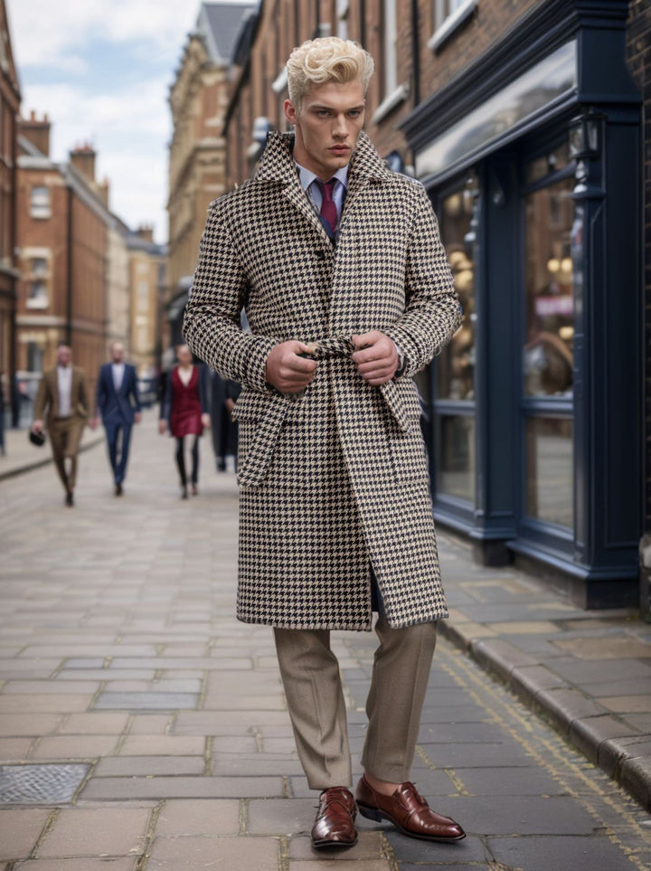 Elegant checkered coat for men with practical pockets and modern cut Lune London