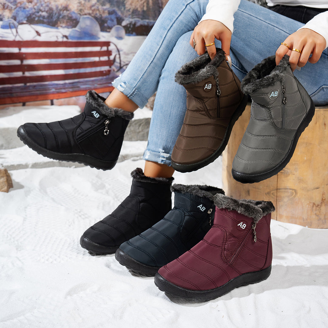 Women's winter boots with practical zip and cozy inner lining Lune London