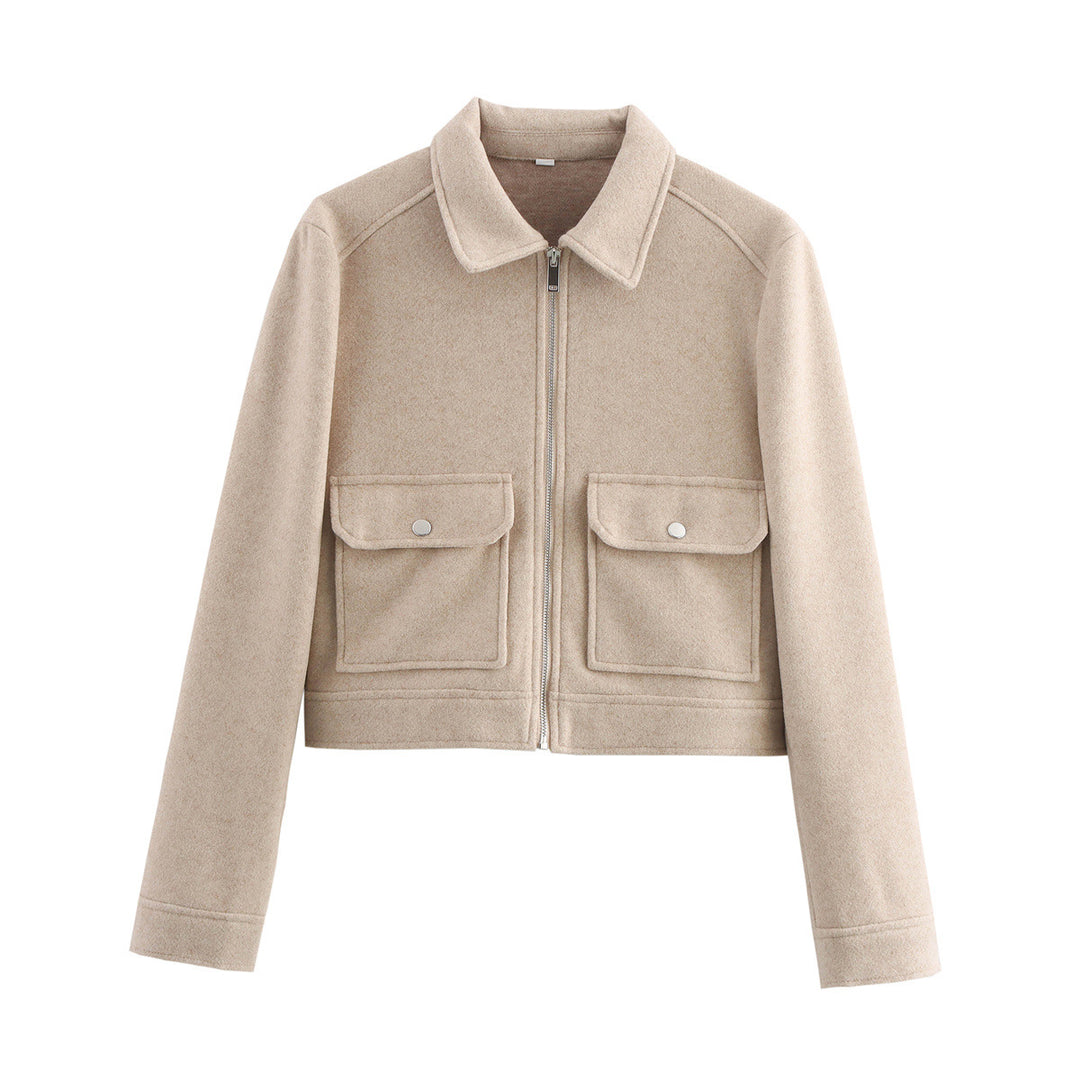 Trendy short women's jacket with practical pockets and elegant cut Lune London