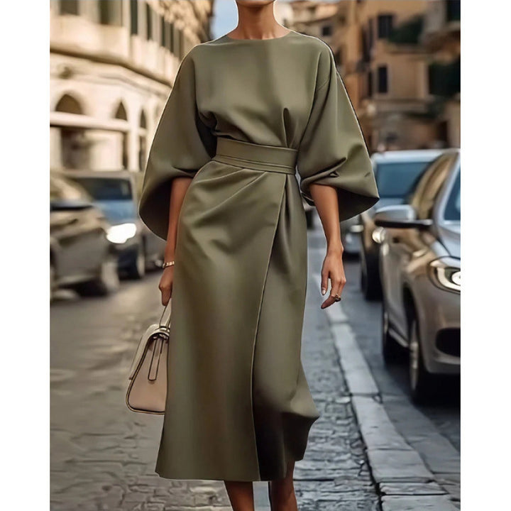 Ladies Elegant Maxi Dress with Wide Sleeves and Chic Fitted Belt Style