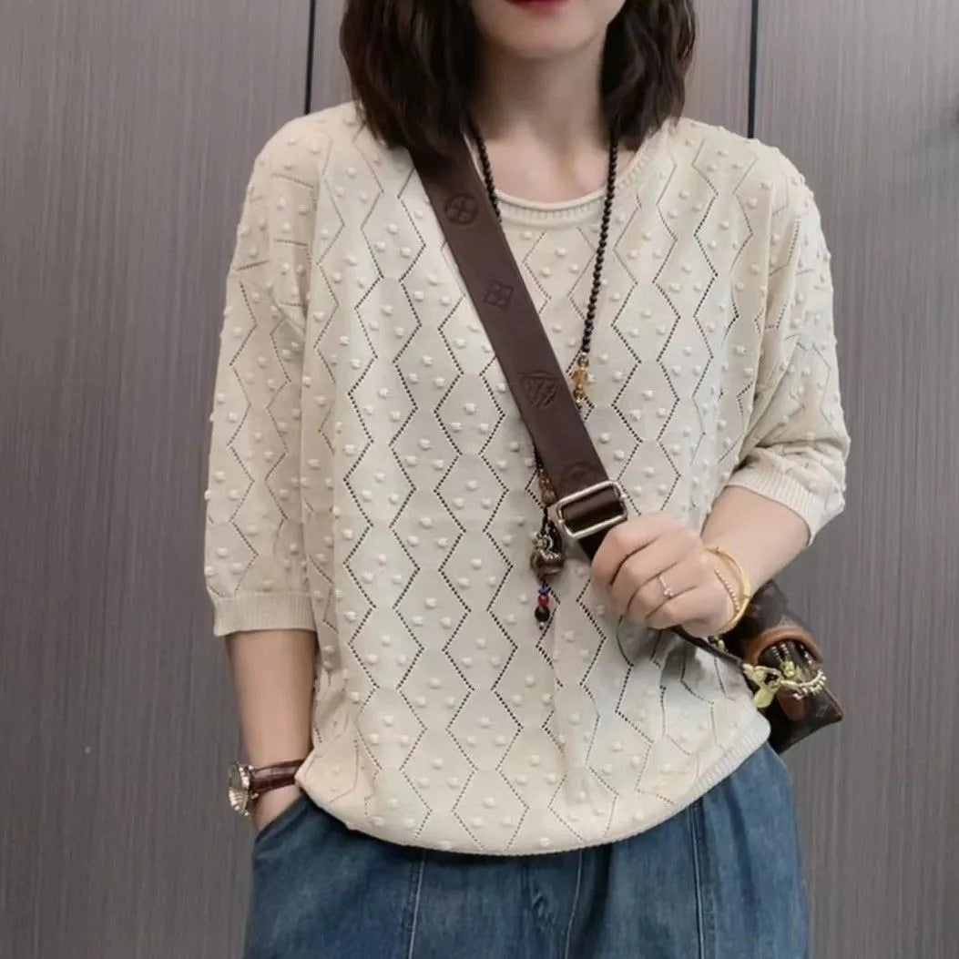Fine knit sweater for women with a decorative structure design and a casual fit Lune London