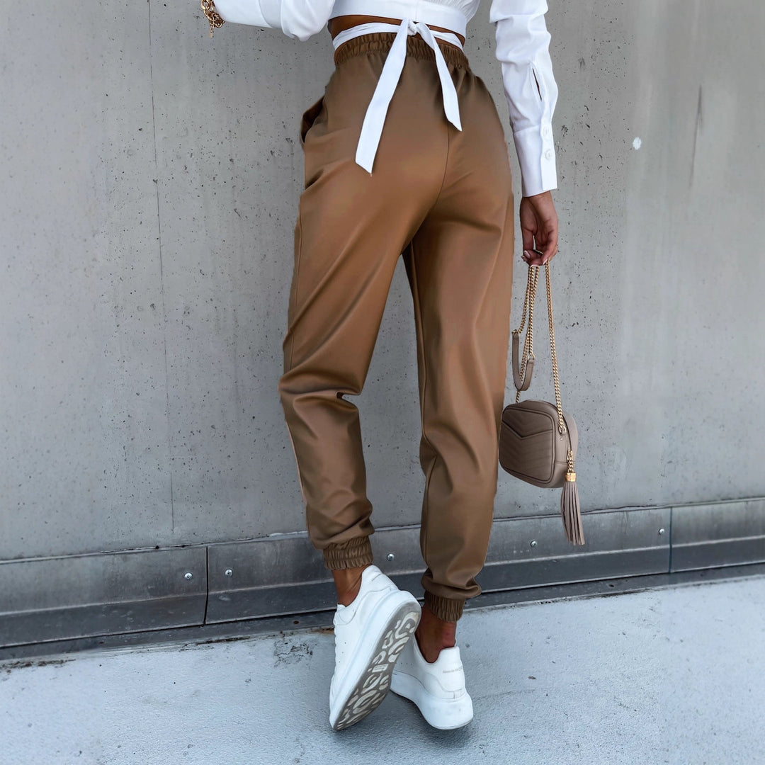 Women's Comfortable Jogging Pants in sporty style with elastic waistband and pockets Lune London