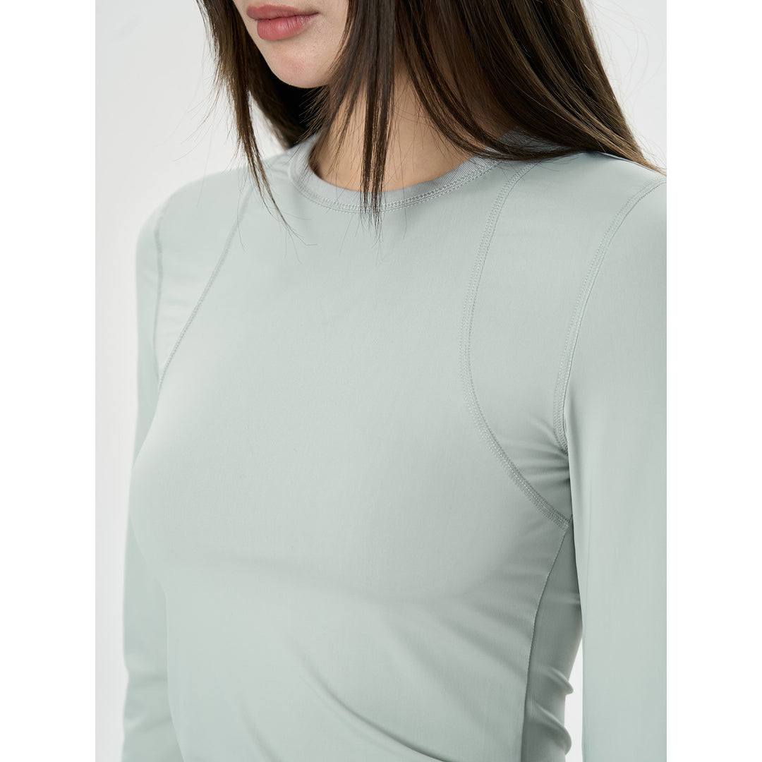 Women's Figure-Fitting Long Sleeve Functional Shirt with Thumb Hole and Stretch Seams Amarae