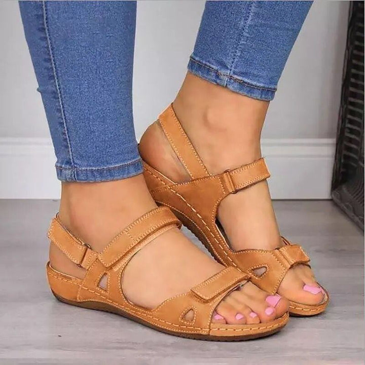 Comfortable strap sandals for ladies with ergonomic sole Lune London