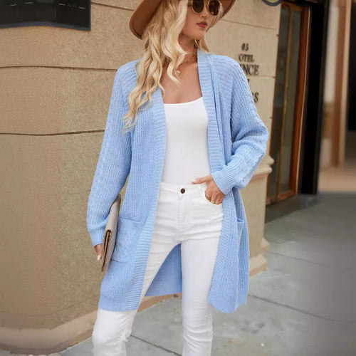 Casual knit cardigan for women with cable pattern and practical pockets Chic und Stil