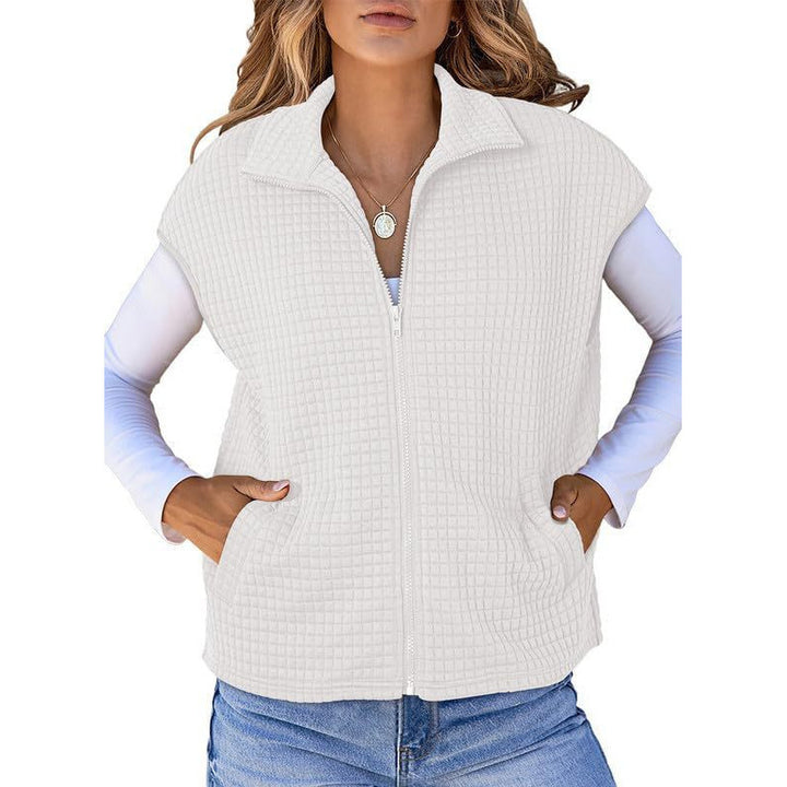 Modern women's quilted jacket with zipper and practical pockets Lune London