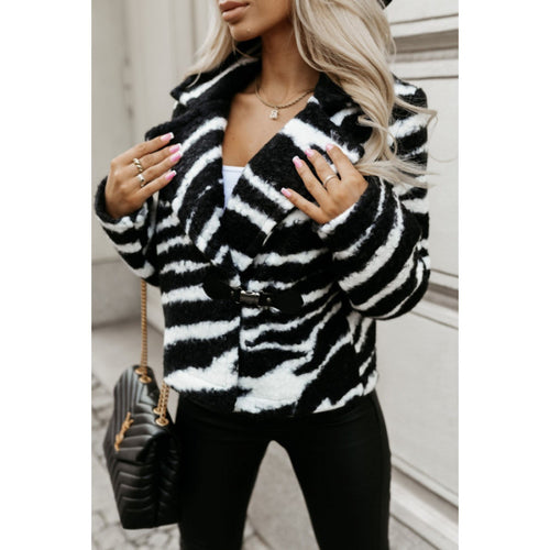 Design fleece jacket for women with leopard print and elegant button detail Amarae
