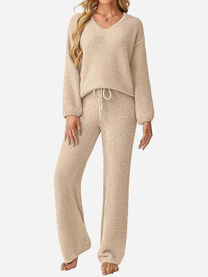 Ensemble de détente pour femmes en matériau légèrement texturé Chic & Stil