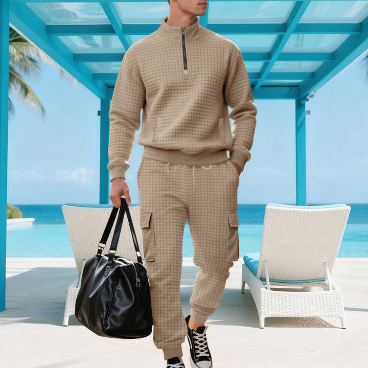 Men's sports set with high collar and practical cargo pockets Lune London