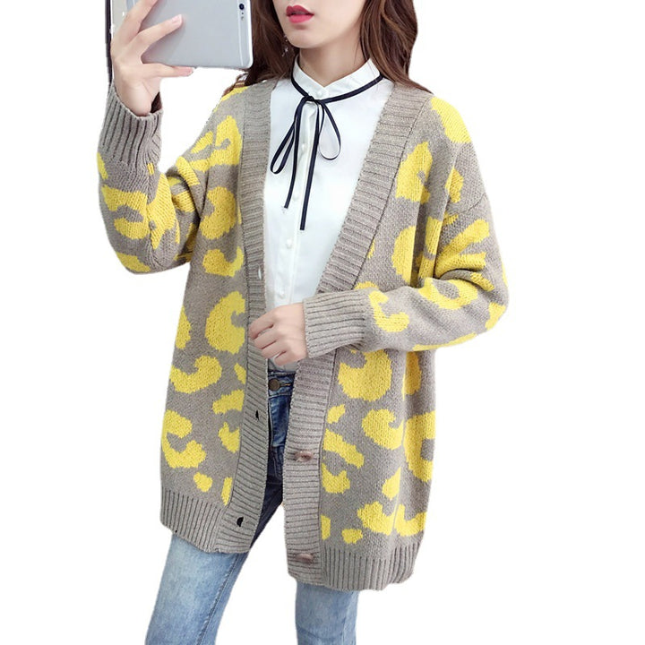 Knit jacket for women with a modern leopard pattern and practical buttons Lune London