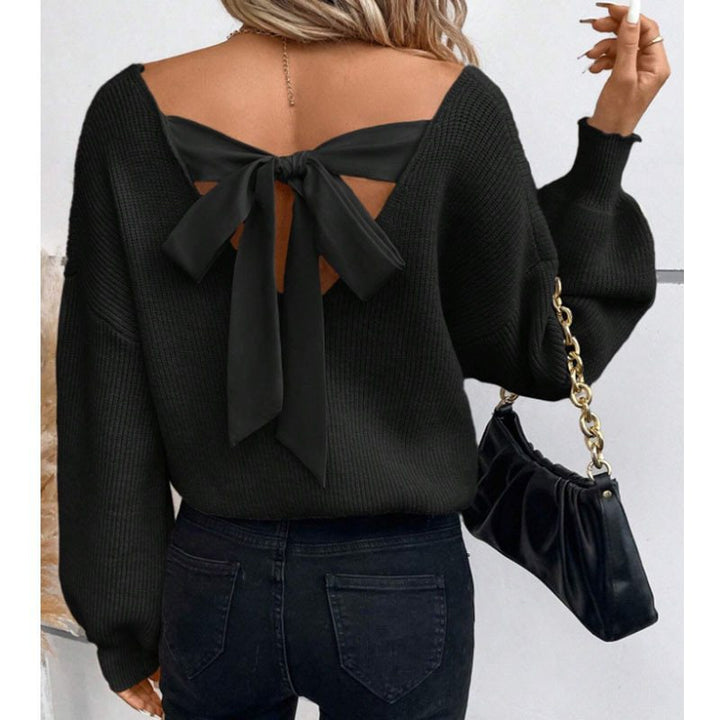 Casual knitted sweater for women with elegant tie at the back Lune London
