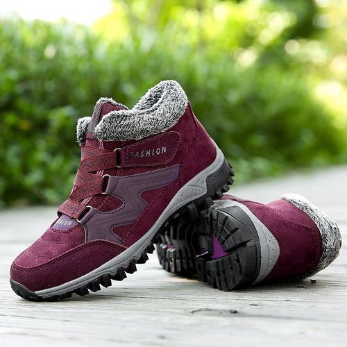 Women’s hiking boots with insulating lining and non-slip sole Amarae
