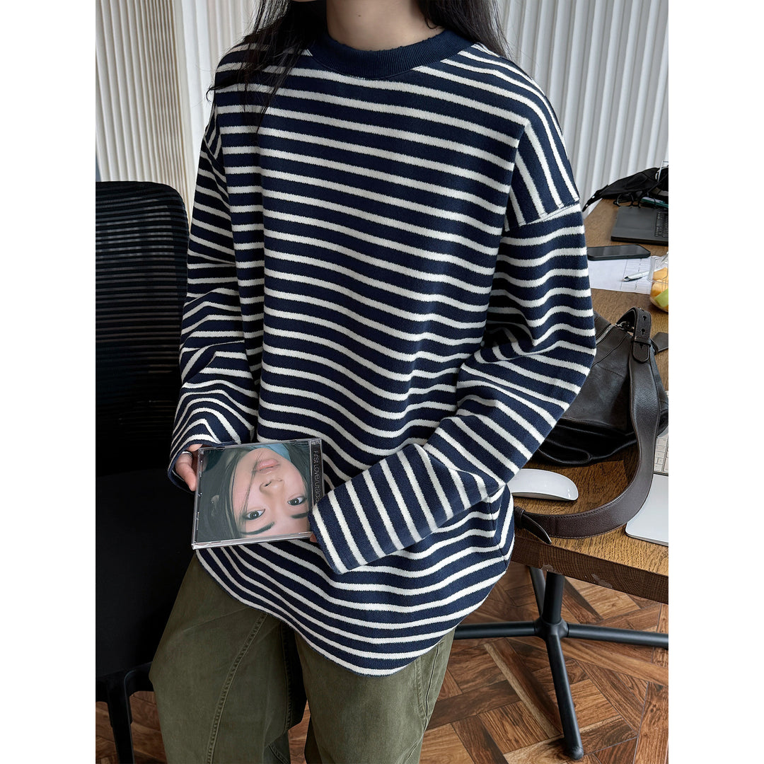 Women's Striped Oversize Knit Sweater with Boxy Silhouette and Ribbed Round Neck