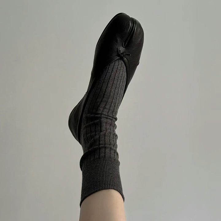 Ladies Contemporary Split-Toe Ballet Flats Lune London